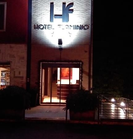 Hotel Flaminio Tavernelle Serrungarina ภายนอก รูปภาพ